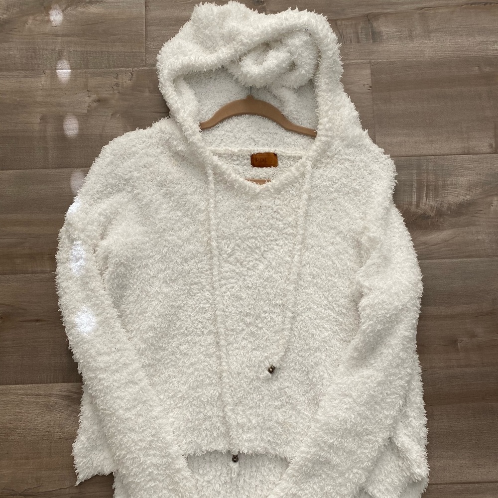 White fuzzy hoodie